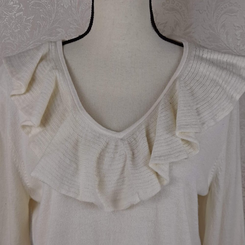 Lauren Ralph Lauren Size XL Cream Colored V-Neck Sweater Ruffle Detail Long Slve - Picture 2 of 9